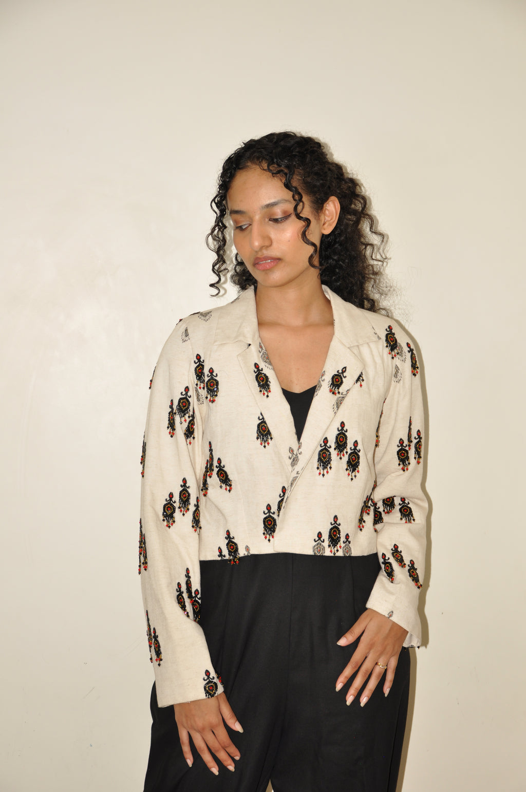 DINI's IVORY HERITAGE CROP BLAZER