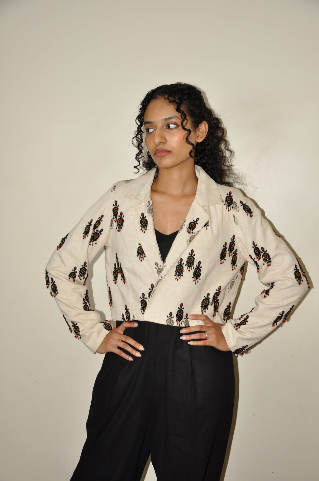 DINI's IVORY HERITAGE CROP BLAZER